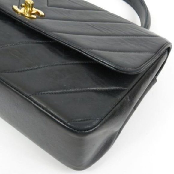 CHANEL Lambskin Chevron Quilted CC Dual Handle Flap Bag Black - Picture 7 of 9